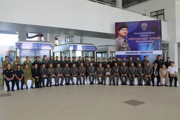 ผบ.ตร. ตรวจเยี่ยมและให้กำลังใจแก่ตำรวจตรวจคนเข้าเมือง สภ.เชียงของ จังหวัดเชียงราย