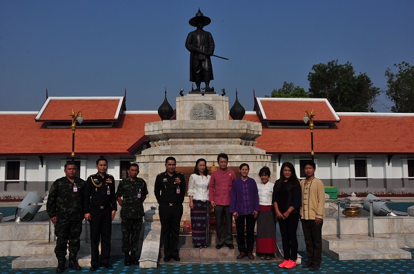 ผู้ว่าราชการจังหวัดเชียงใหม่เดินทางสรงน้ำสิ่งศักดิ์สิทธิ์คู่บ้านคู่เมืองเชียงใหม่เนื่องในโอกาสโอกาสประเพณีสงกรานต์ประจำปี 2558