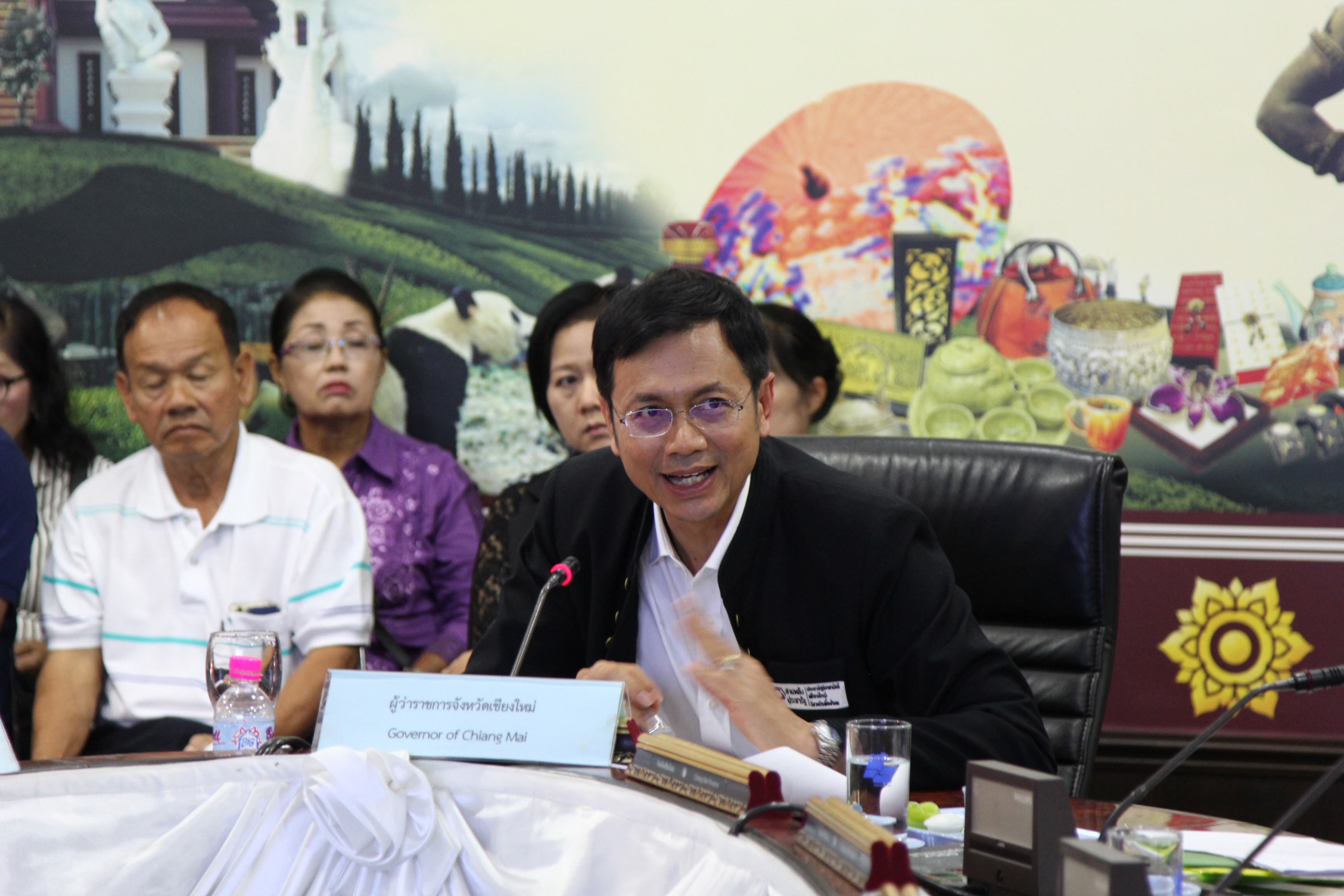 ผวจ.เชียงใหม่ นั่งหัวโต๊ะ ประชุมหารือหน่วยงานที่เกี่ยวข้อง กำหนดแนวทางการบริหารจัดการผลผลิตลำไย ปี 2560
