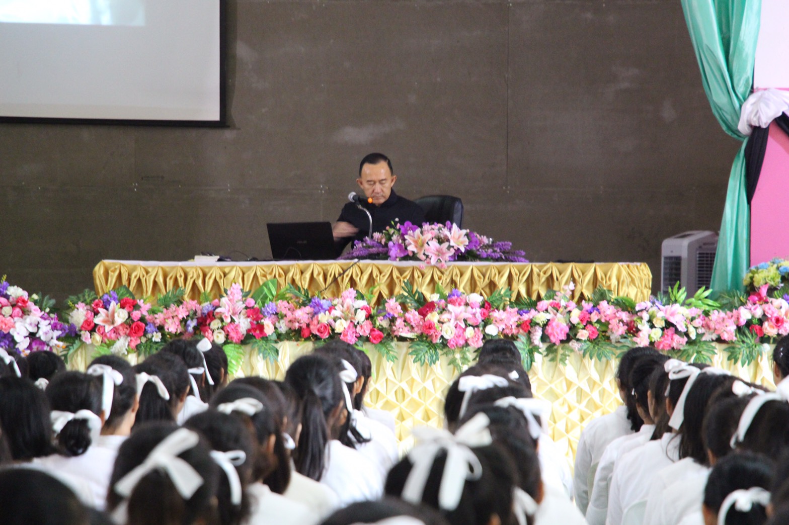 รัฐมนตรีช่วยว่าการกระทรวงศึกษาธิการ บรรยาย เรื่อง "ศาสตร์พระราชา เพื่อการพัฒนาที่ยั่งยืน"