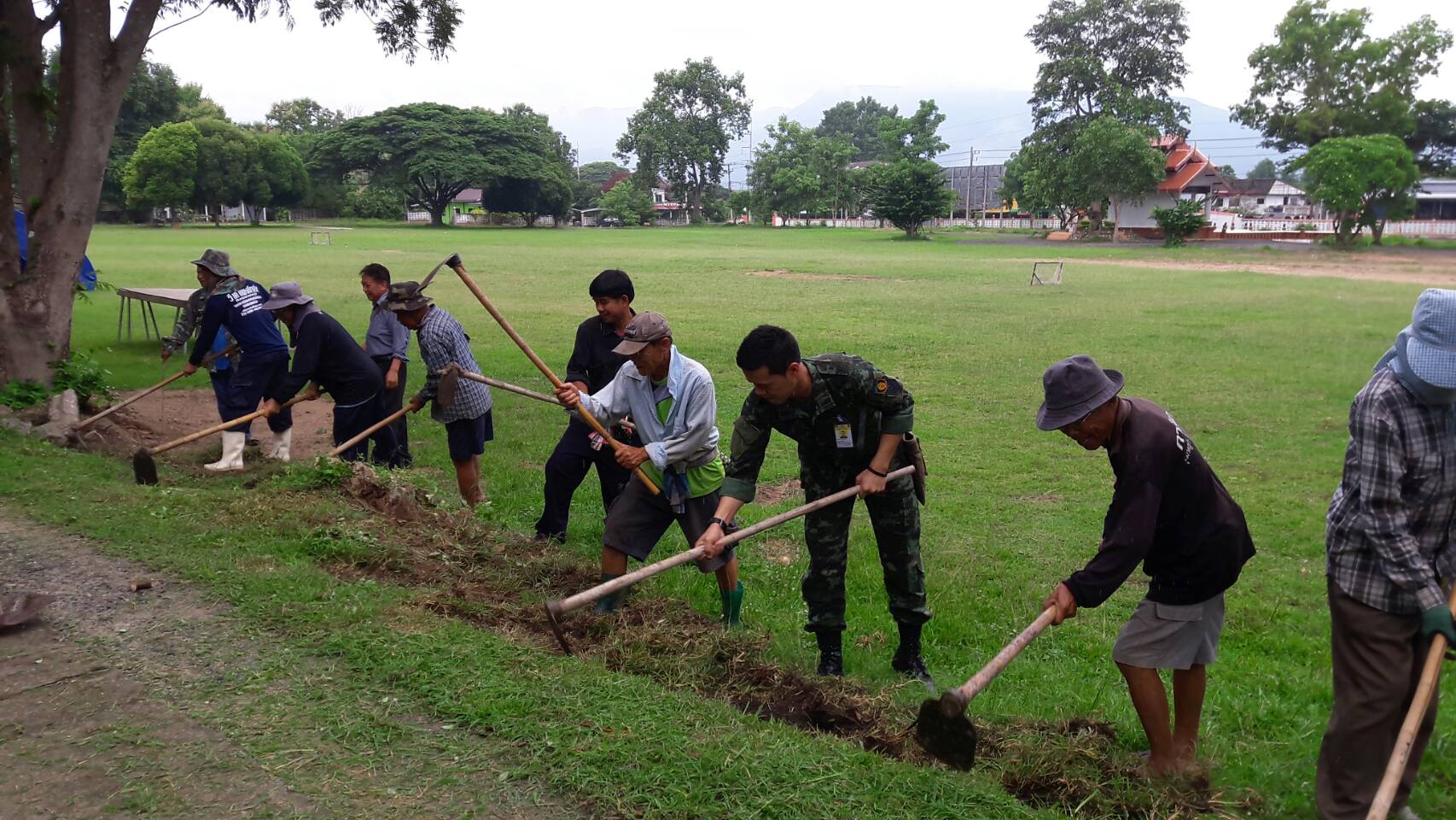 กกล.รส.จังหวัดลำพูนจัดกิจกรรมพัฒนา ทำความสะอาด และปรับปรุงภูมิทัศน์