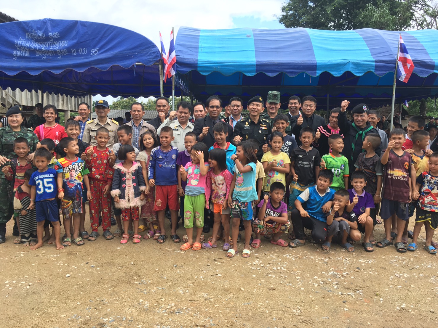 เป็นประธานในพิธีเปิดโครงการ “พี่ชวนน้องพร้อมไปโรงเรียน”