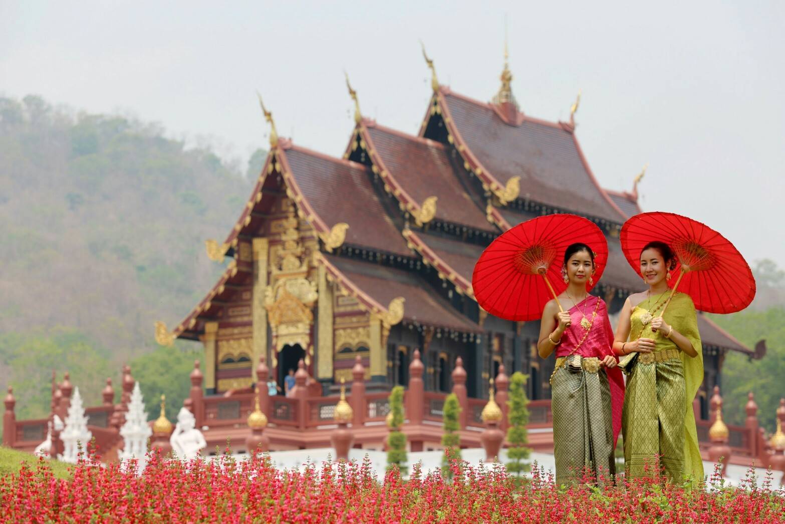 แอ่วเทศกาลชมดอกไม้บาน งามวัฒนธรรมไทย 1-30 เมษายน 2561 ตี้ อุทยานหลวงราชพฤกษ์ จังหวัดเชียงใหม่   