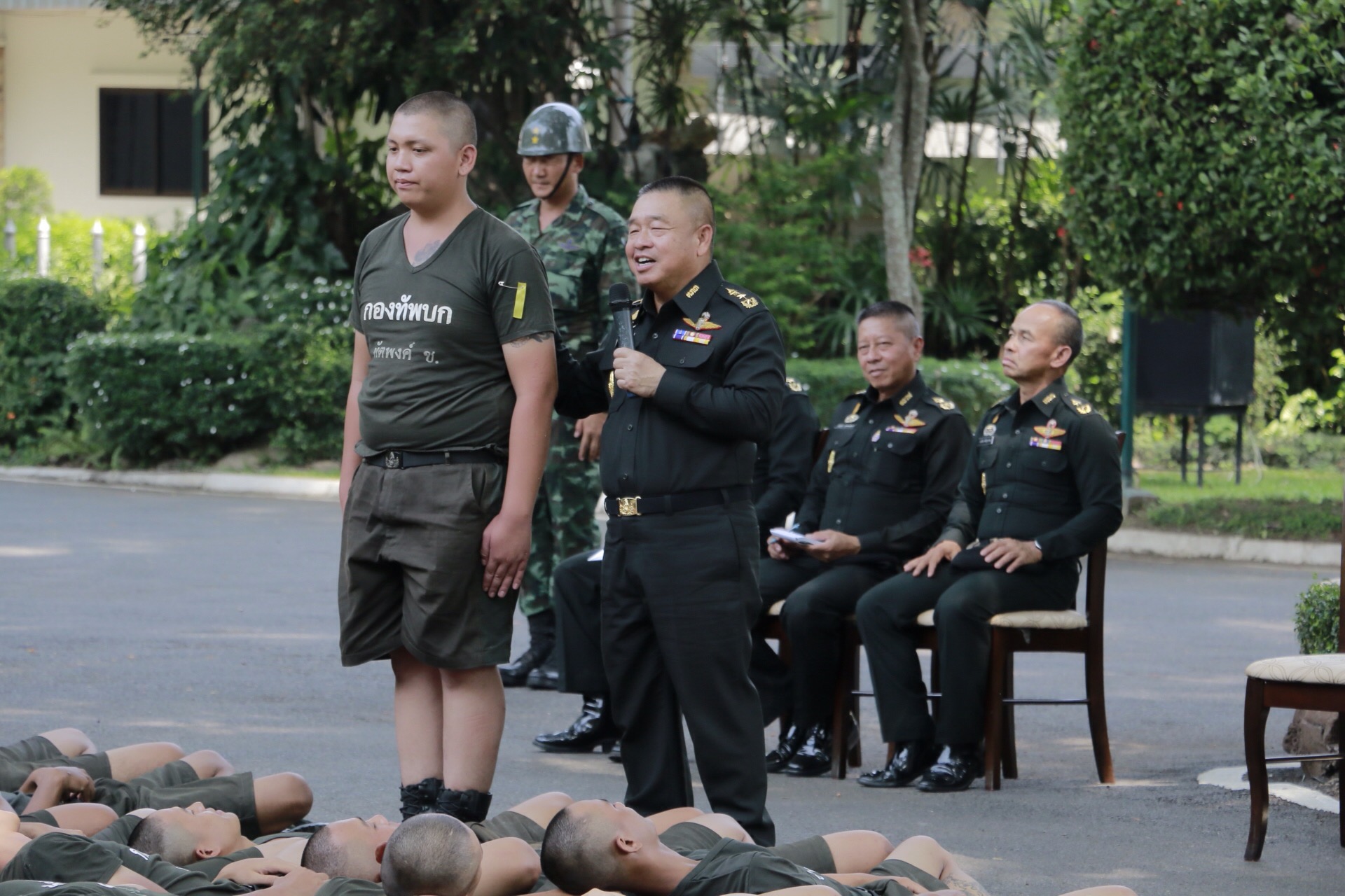 แม่ทัพภาคที่ ๓ ตรวจเยี่ยมหน่วยฝึกทหารใหม่