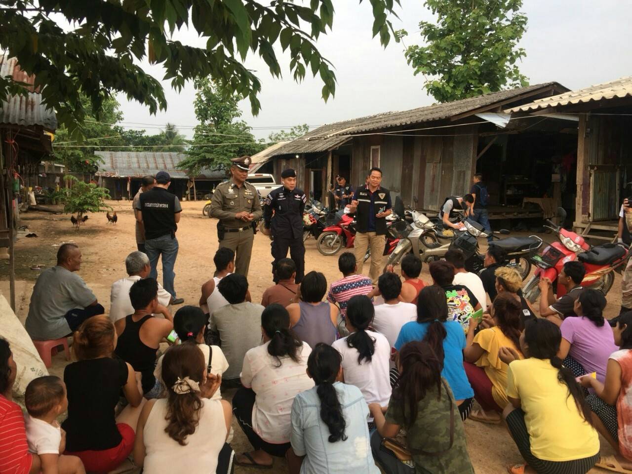 ชุดปฏิบัติการปิดล้อมตรวจค้นที่พักแรงงานต่างด้าว