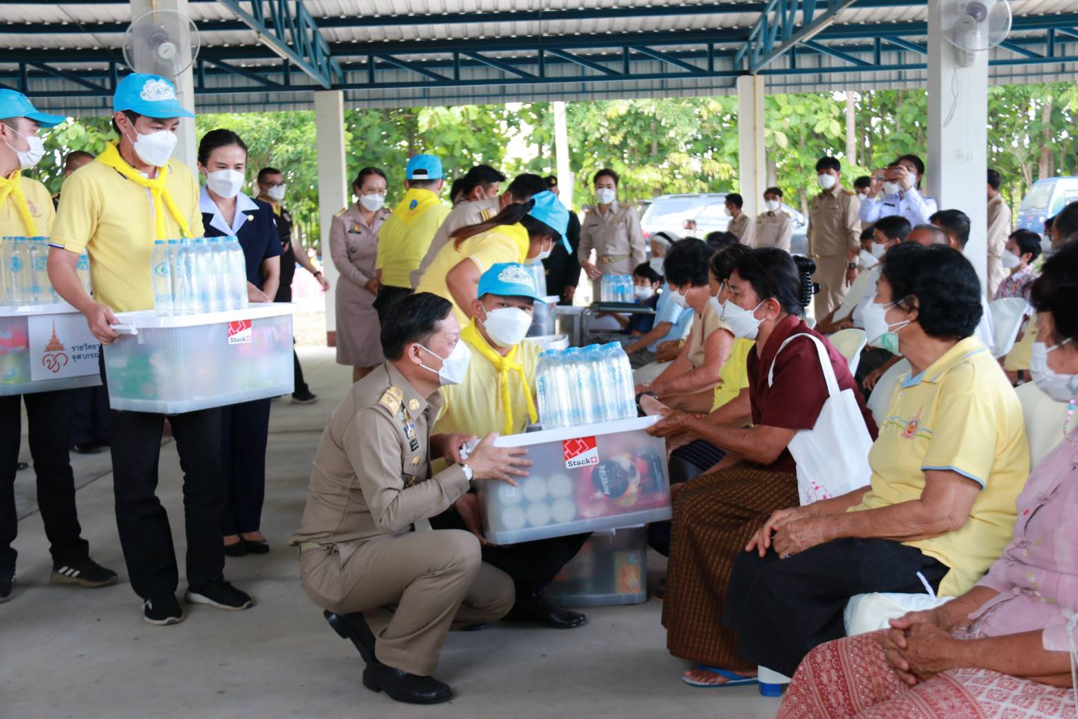 เชียงใหม่ - พระองค์เจ้าสิริภาจุฑาภรณ์ ประทานสิ่งของช่วยเหลือผู้ประสบภัยน้ำท่วมในจังหวัดเชียงใหม่