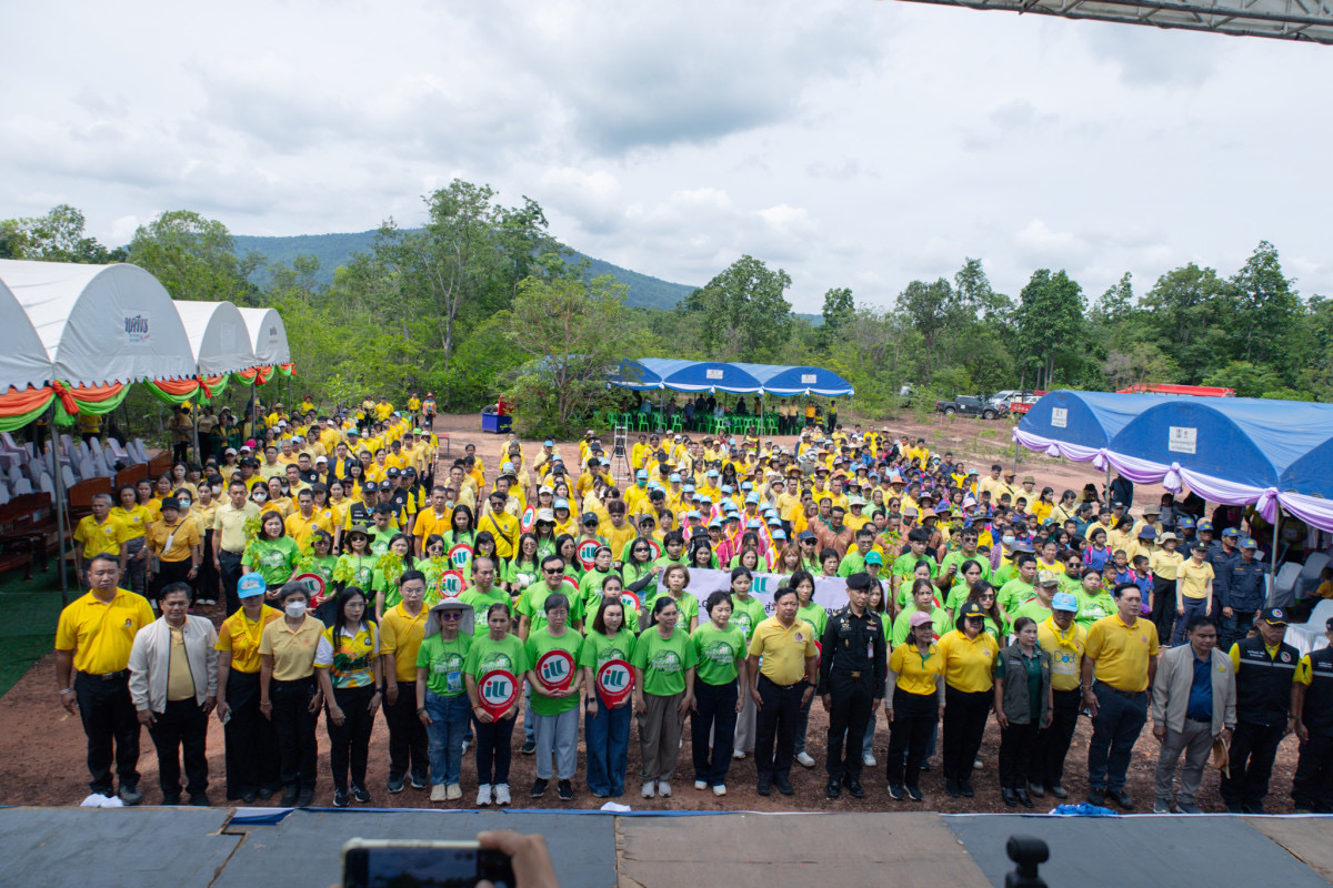 มทร.ล้านนา พิษณุโลก ร่วมกิจกรรมปลูกต้นไม้ “รักษ์ป่าชุมชน สู่วิถีสังคมคาร์บอนต่ำ” 20,000 ต้น