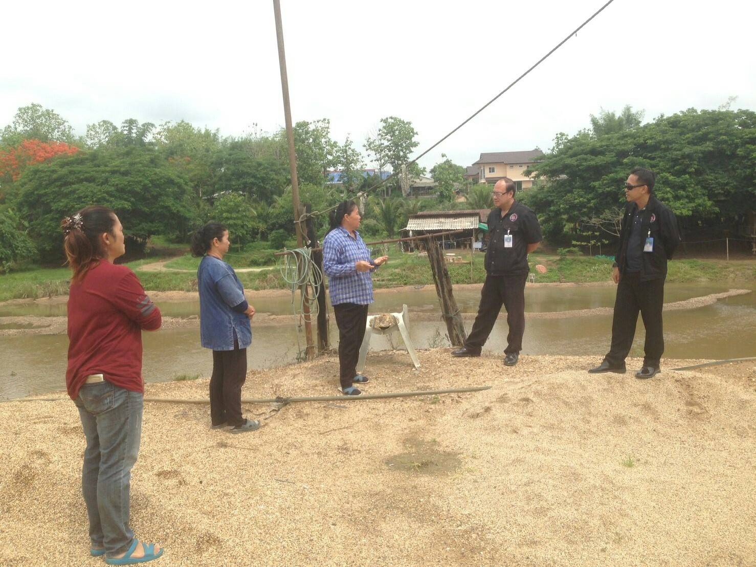 ร่วมตรวจสอบพื้นที่ข้อพิพาทกรณีร้องเรียนการขุดเจาะบ่อทรายในแม่น้ำปิง