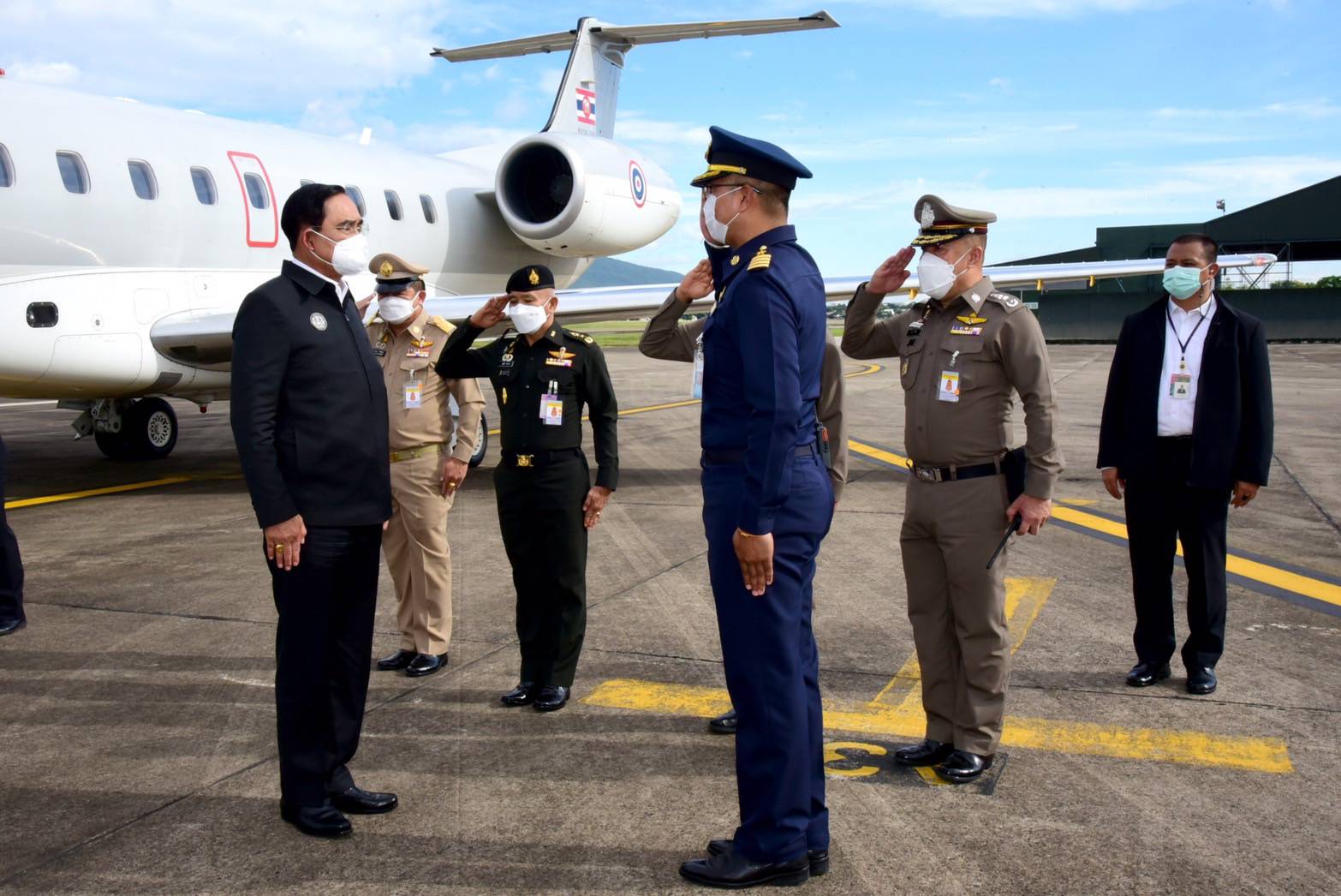 เชียงใหม่ : รองผู้บังคับการกองบิน ๔๑ ให้การต้อนรับนายกรัฐมนตรี