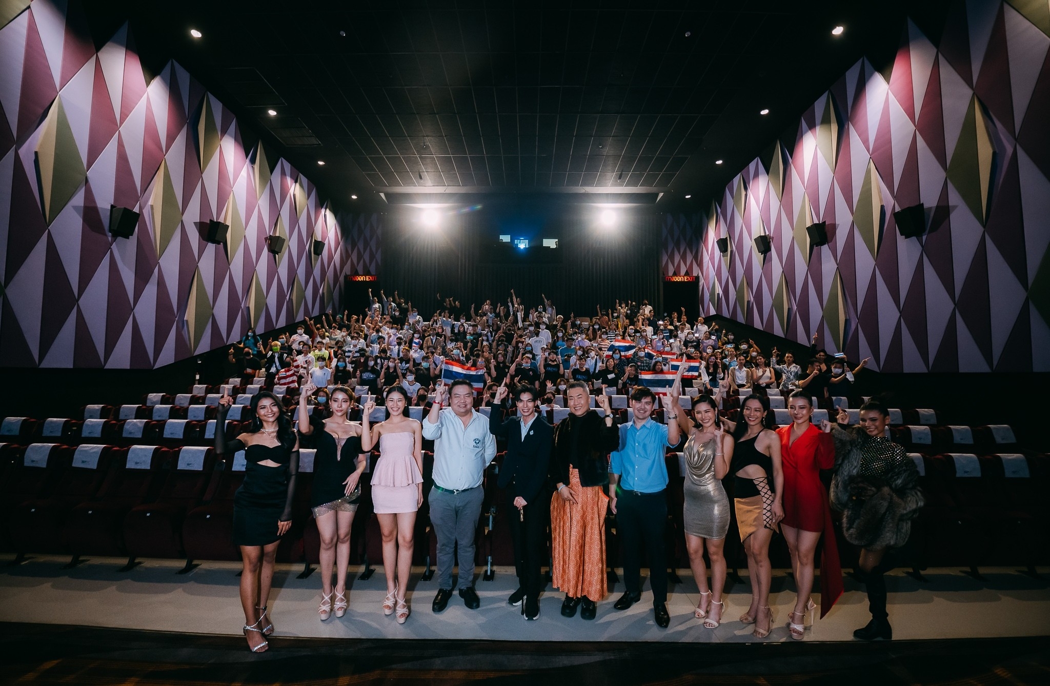 เชียงใหม่ - รอบประวัติศาสตร์เชียร์อิงฟ้าคว้ามงทอง SFX Cinema, Maya ChiangMai บิ๊กจ๊อด สุดทุ่ม ประกาศพาTOP10 บินลัดฟ้ามาเชียงใหม่